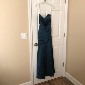 PEACOCK Bridesmaid Dress SIZE 6 - David’s Bridal
